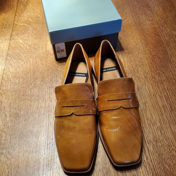 Angel Alarcon Patent Leather Square-toe Flats - ochre - Picture 7 of 10